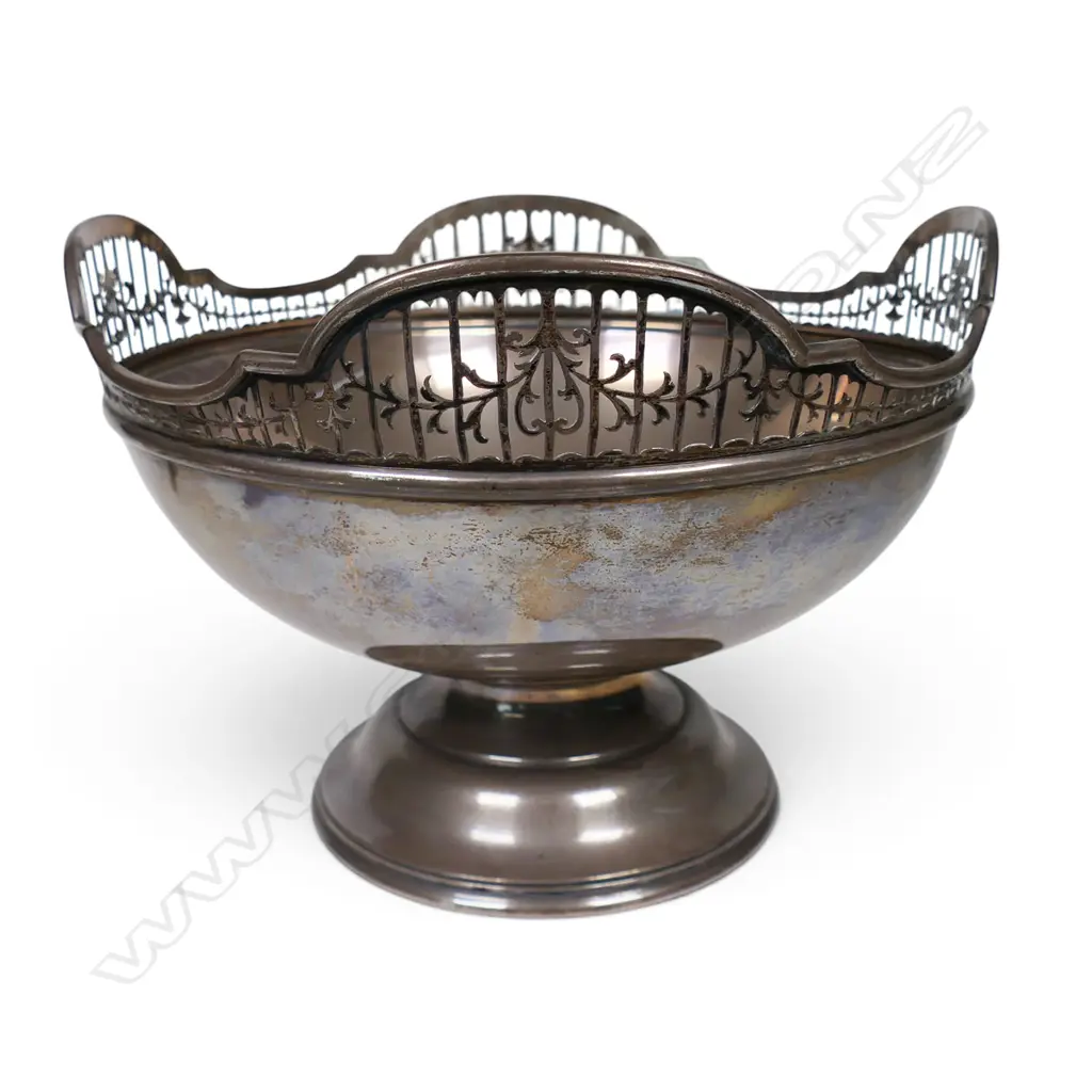 An early 1900s large silver bowl, Image 1++