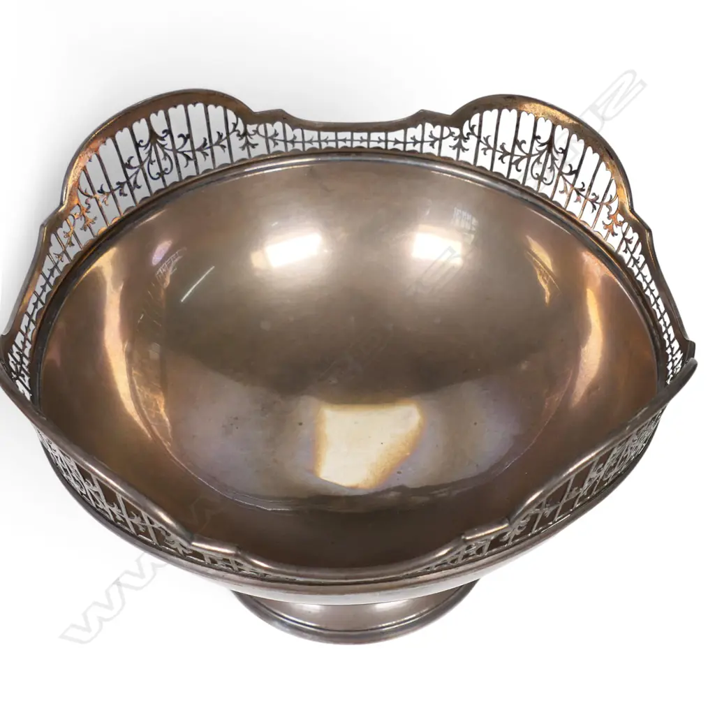 An early 1900s large silver bowl, Image 1++
