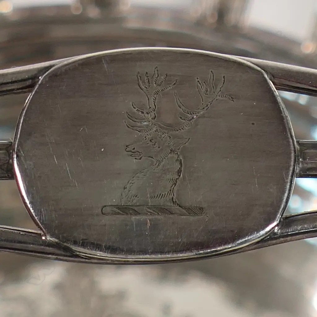 A George III silver circular cake basket, Image 1++