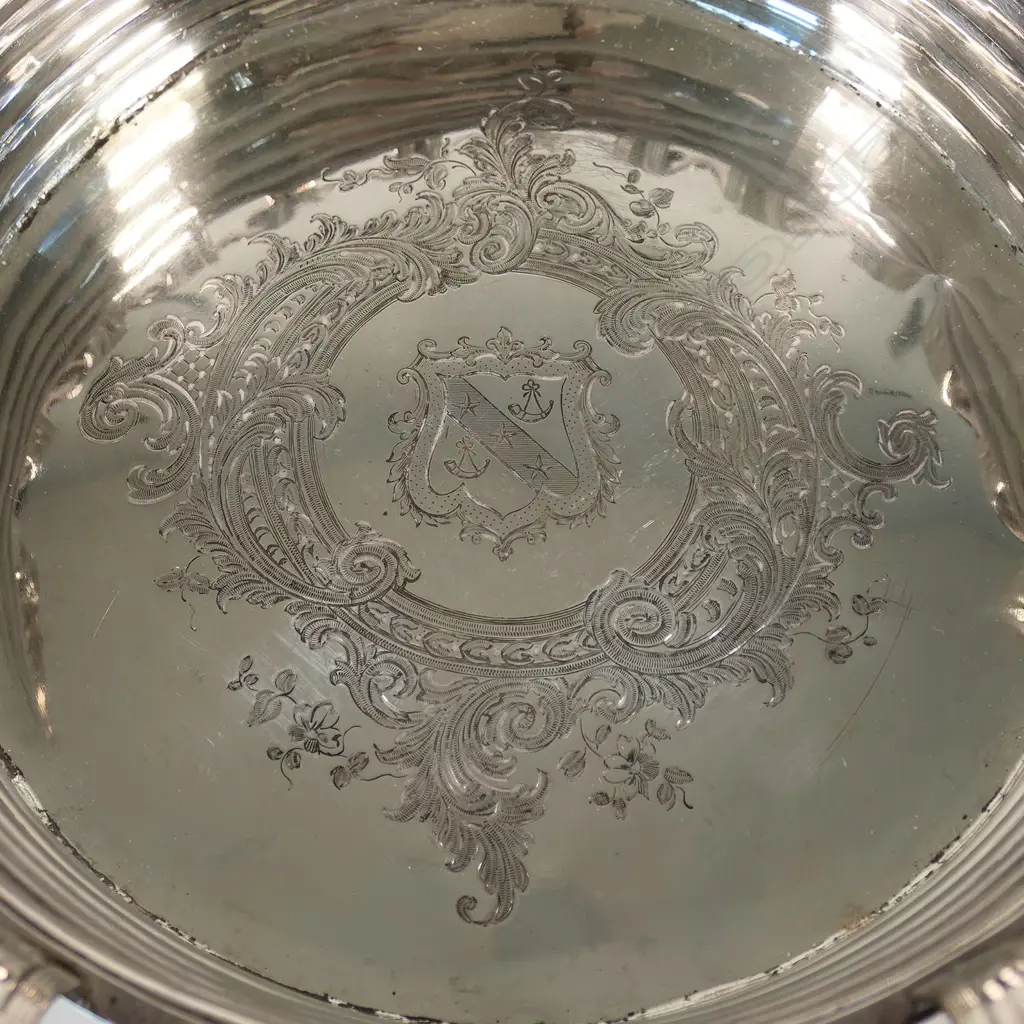 A George III silver circular cake basket, Image 1++
