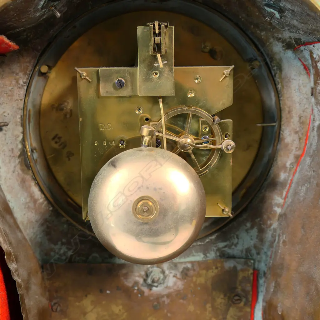 A French Louis XV style brass mantel clock, Image 1++