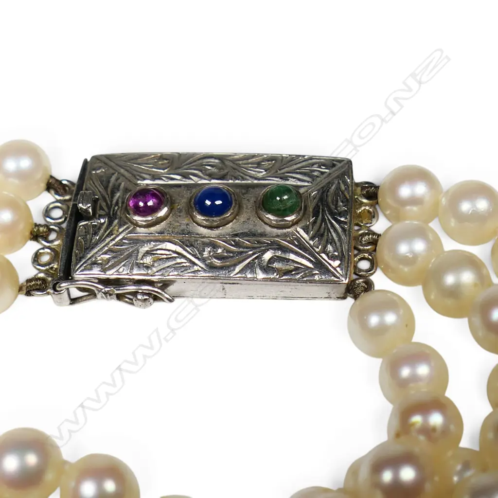 A pearl necklace with 14ct white gold clasp, Image 1++