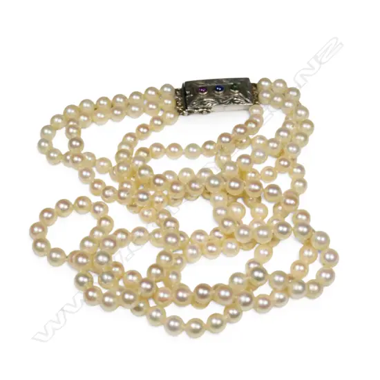 A pearl necklace with 14ct white gold clasp,