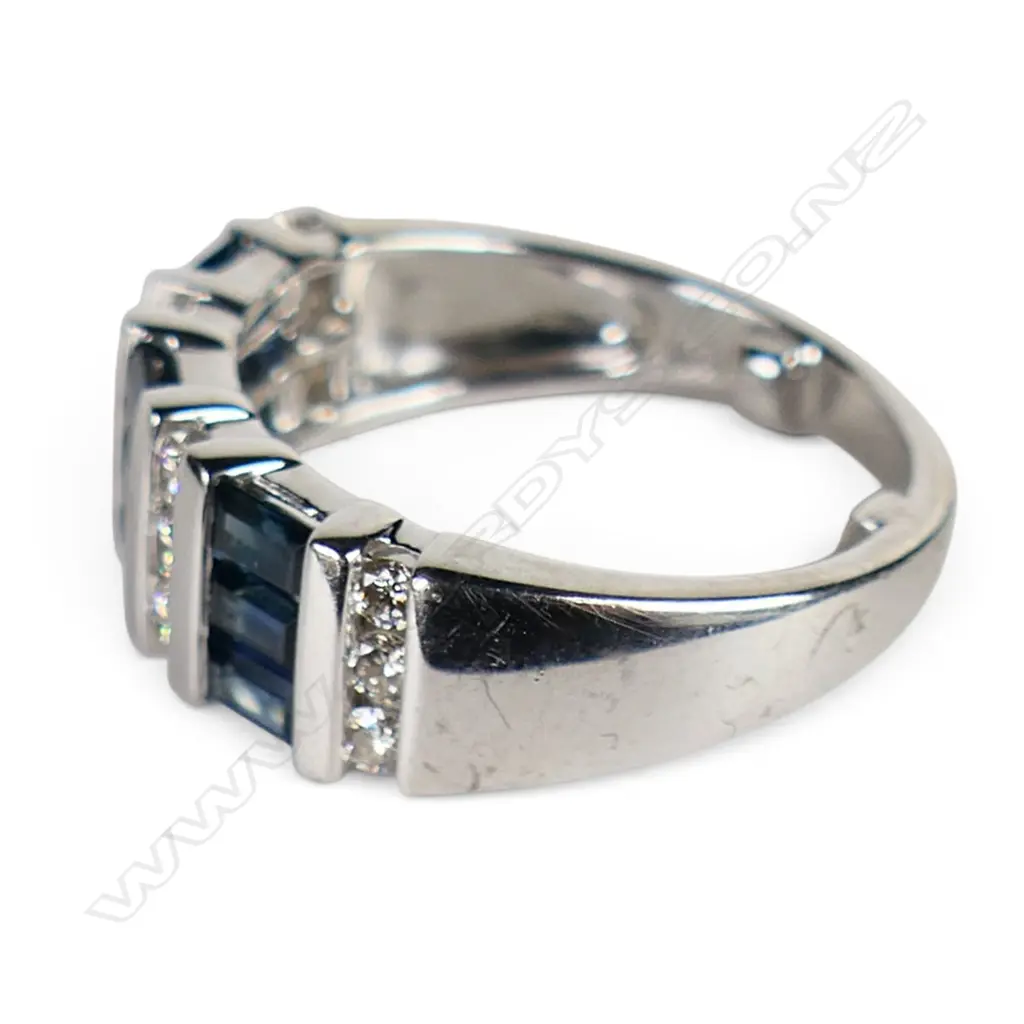 A 9ct white gold sapphire and diamond ring, Image 1++