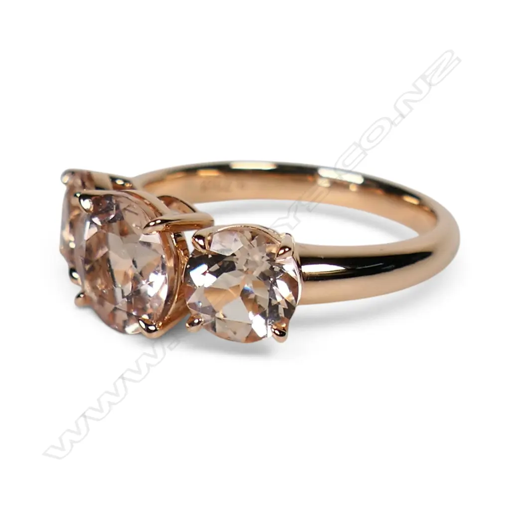 An 18ct rose gold and morganite ring, Image 1++