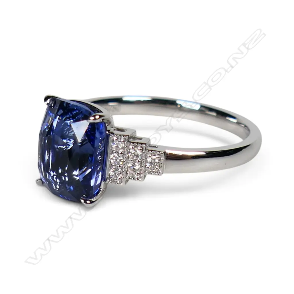 An 18ct white gold sapphire and diamond Art Deco style ring, Image 1++
