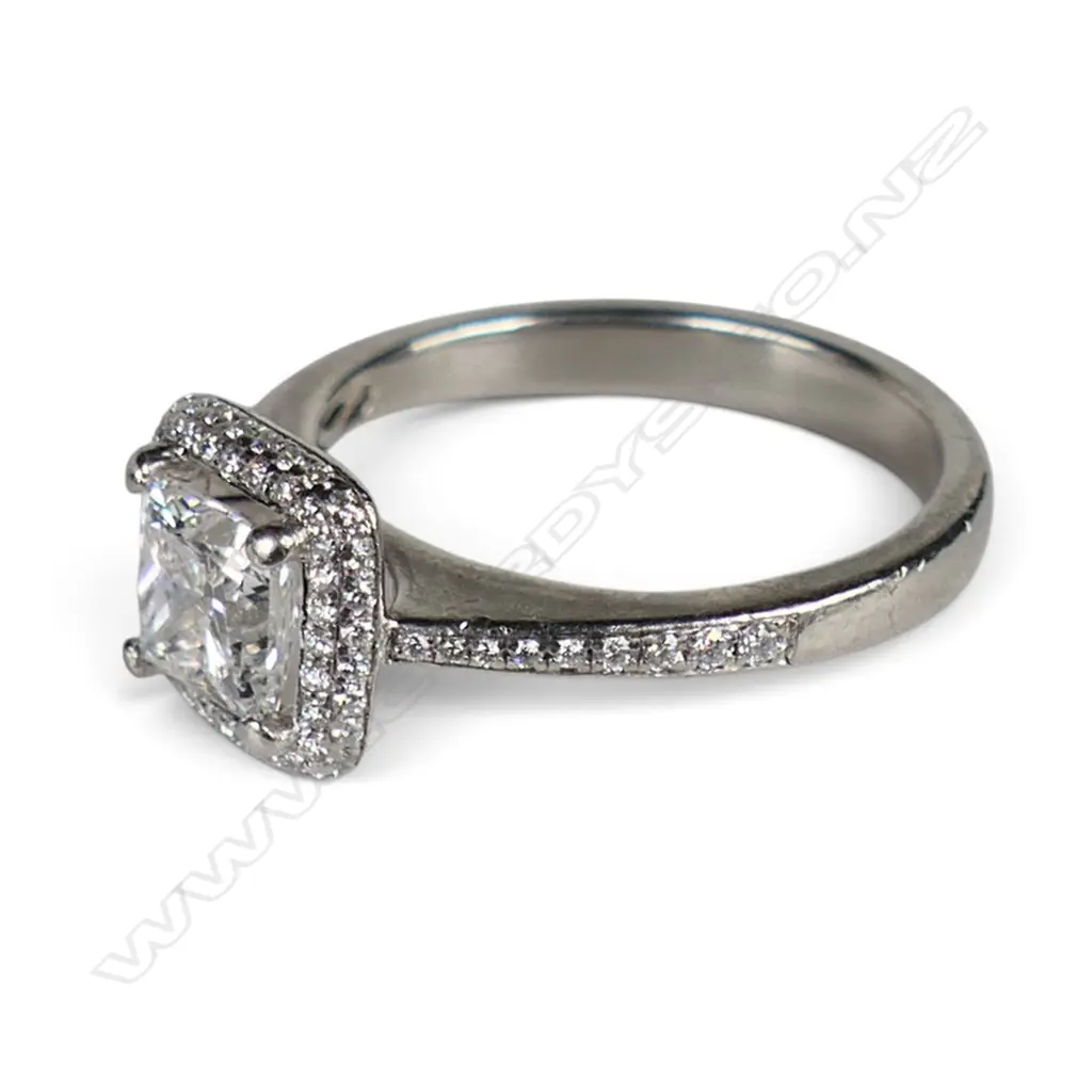 A platinum and diamond dress ring, Image 1++