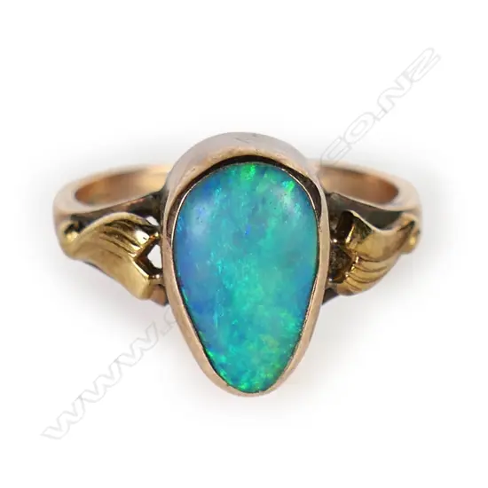 Early 20thC 9ct rose gold and opal ring,