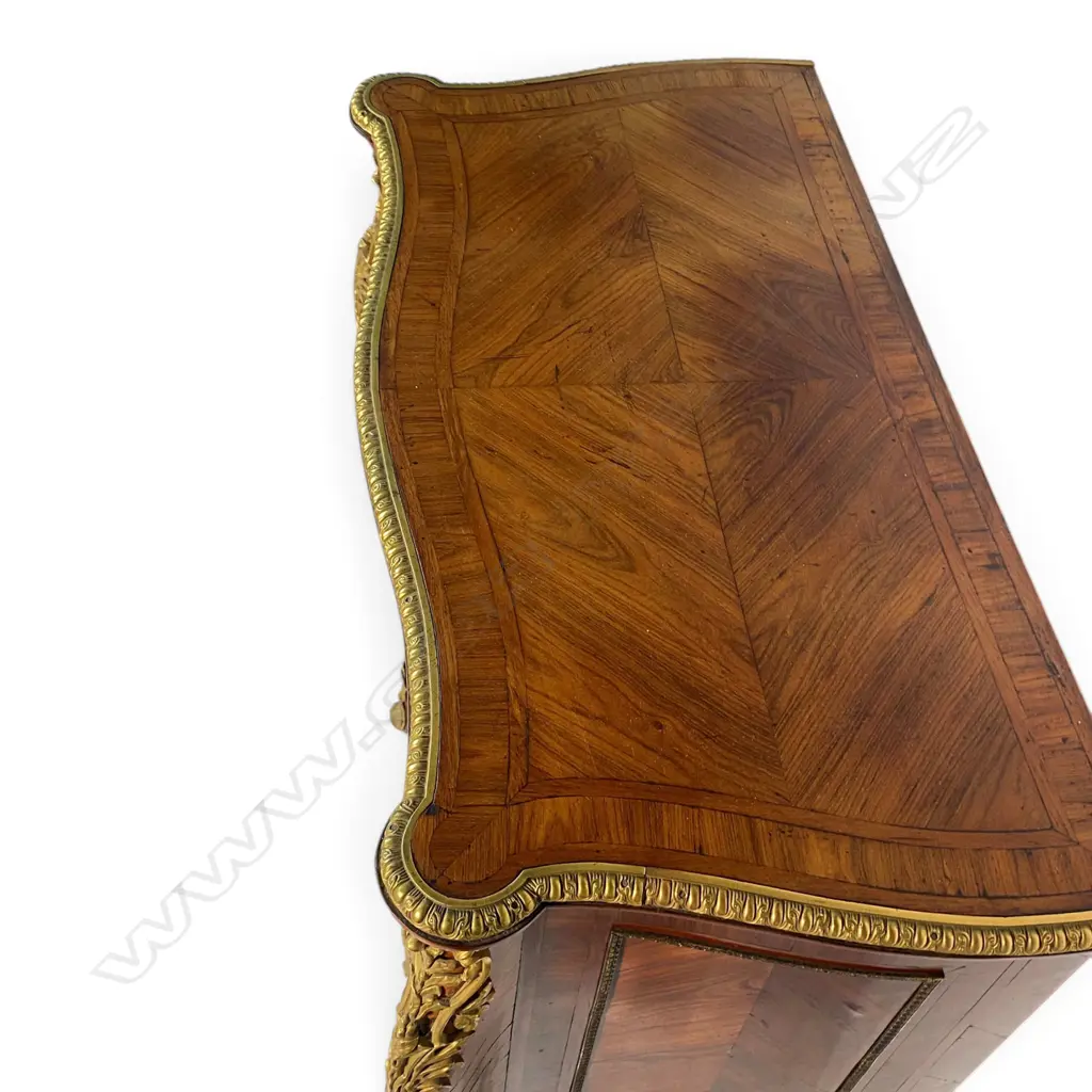 A rare 19thc quality Louis XV Style French kingwood vitrine by 'Monbro Aîné', Image 1++