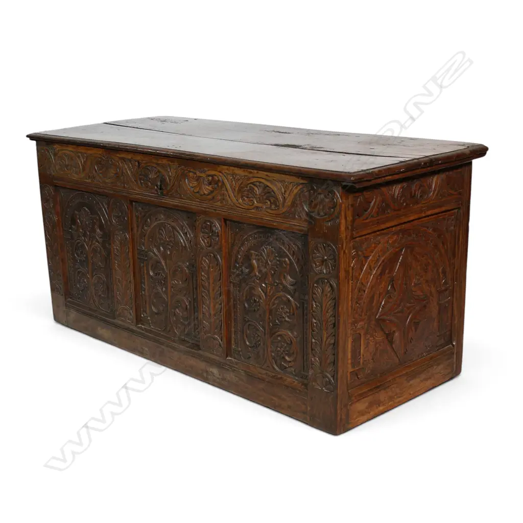 A large 18thC country oak coffer, Image 1++