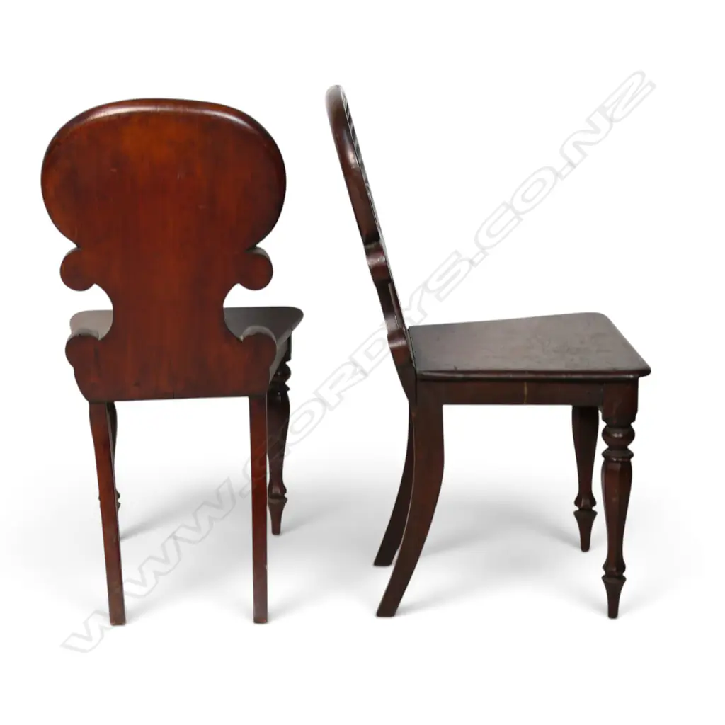 A pair of Victorian mahogany hall chairs, Image 1++