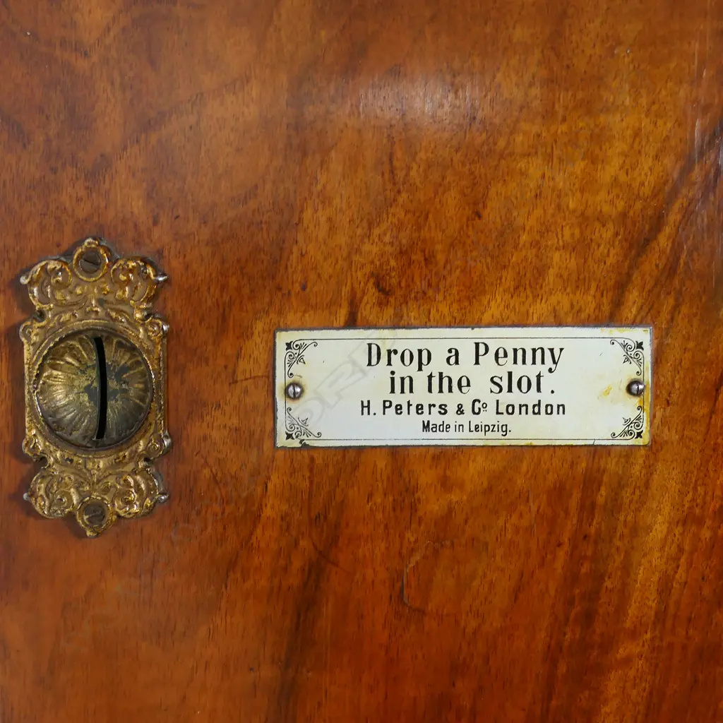 19thC walnut cased polyphon, Image 1++