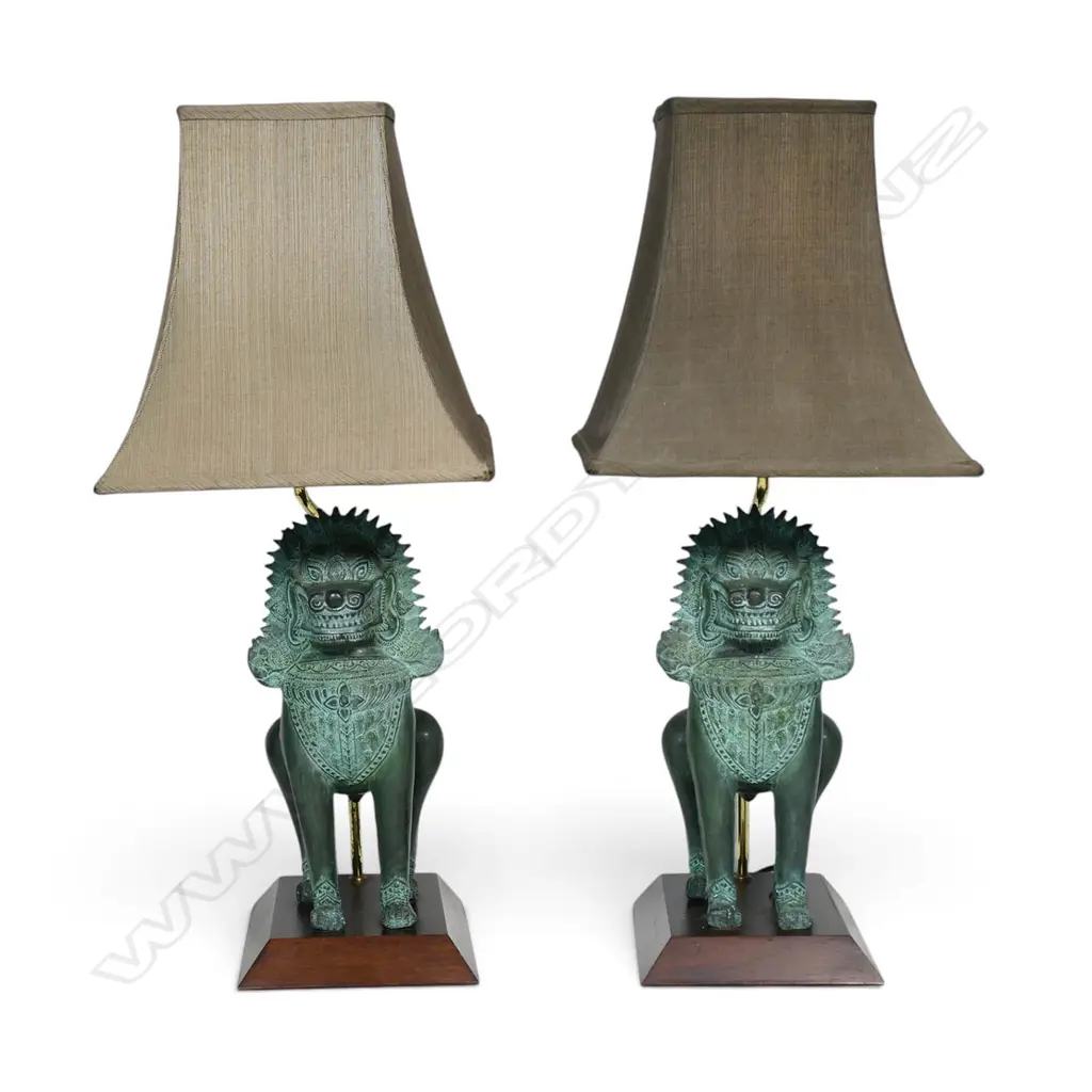 A pair of table lamps, Image 1++
