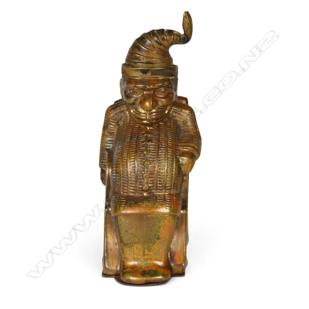 A c.1900 gilt brass Punch sewing tape measure, Image 1++