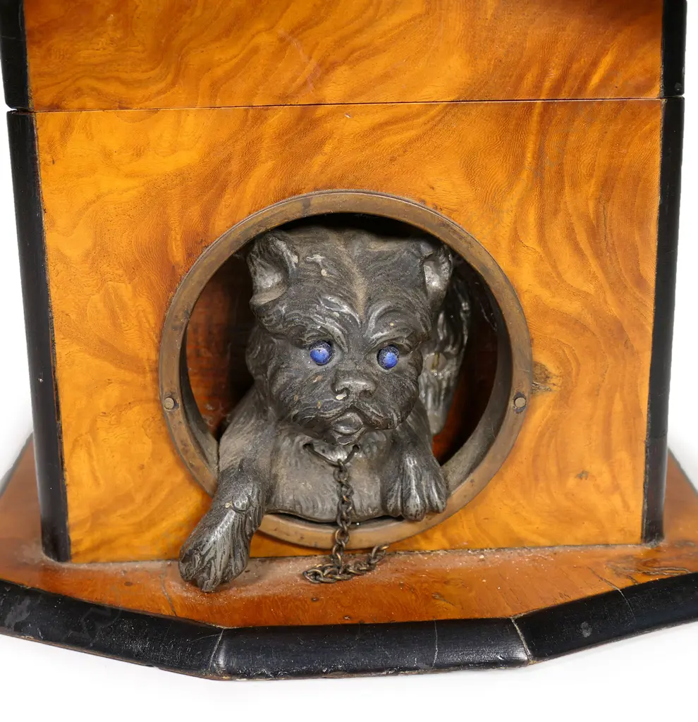 A Victorian dog kennel humidor, Image 1++