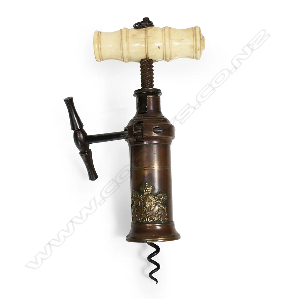A Victorian King's screw mechanical brass corkscrew, Image 1++