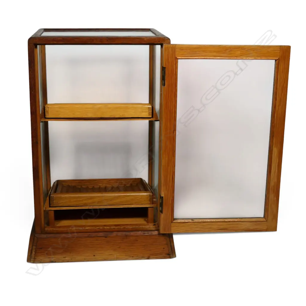 A 1920s Waterman's Ideal Fountain Pen counter display cabinet, Image 1++