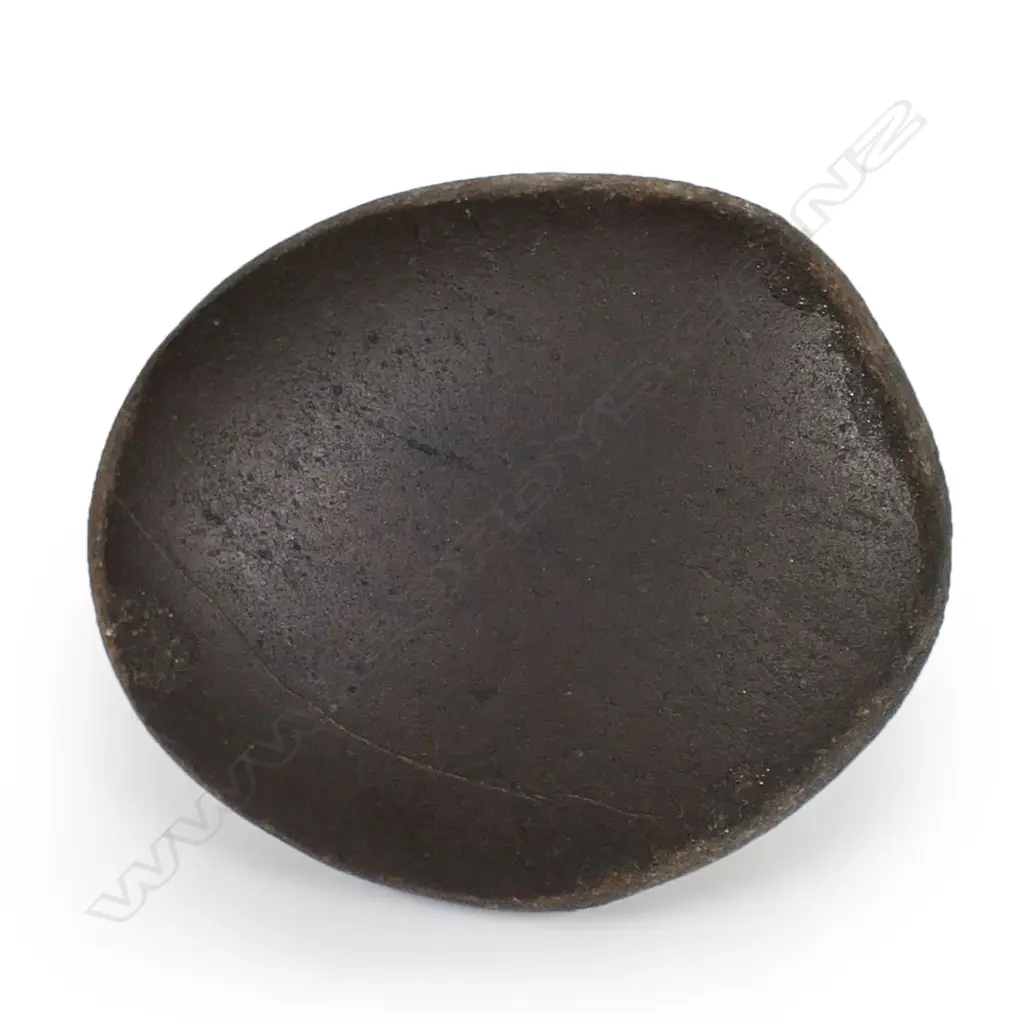 A rare Māori pre-European burnishing (knapping) stone, Image 1++