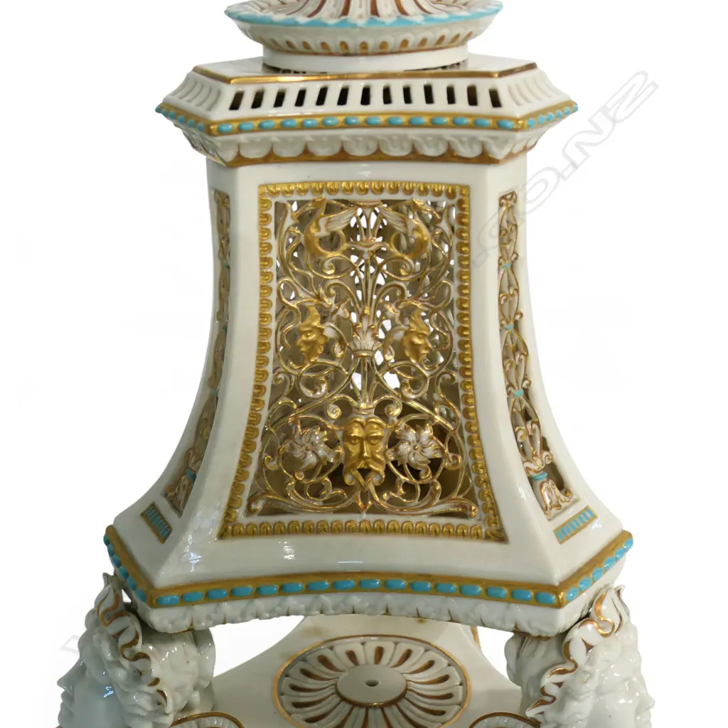 A rare and possibly unique Victorian Grainger Worcester reticulated porcelain exhibition pedestal vase, Image 1++
