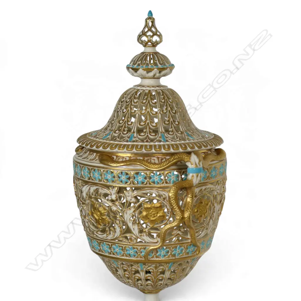 A rare and possibly unique Victorian Grainger Worcester reticulated porcelain exhibition pedestal vase, Image 1++