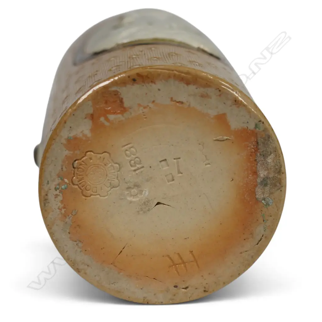 A rare Doulton Lambeth beaker, Image 1++