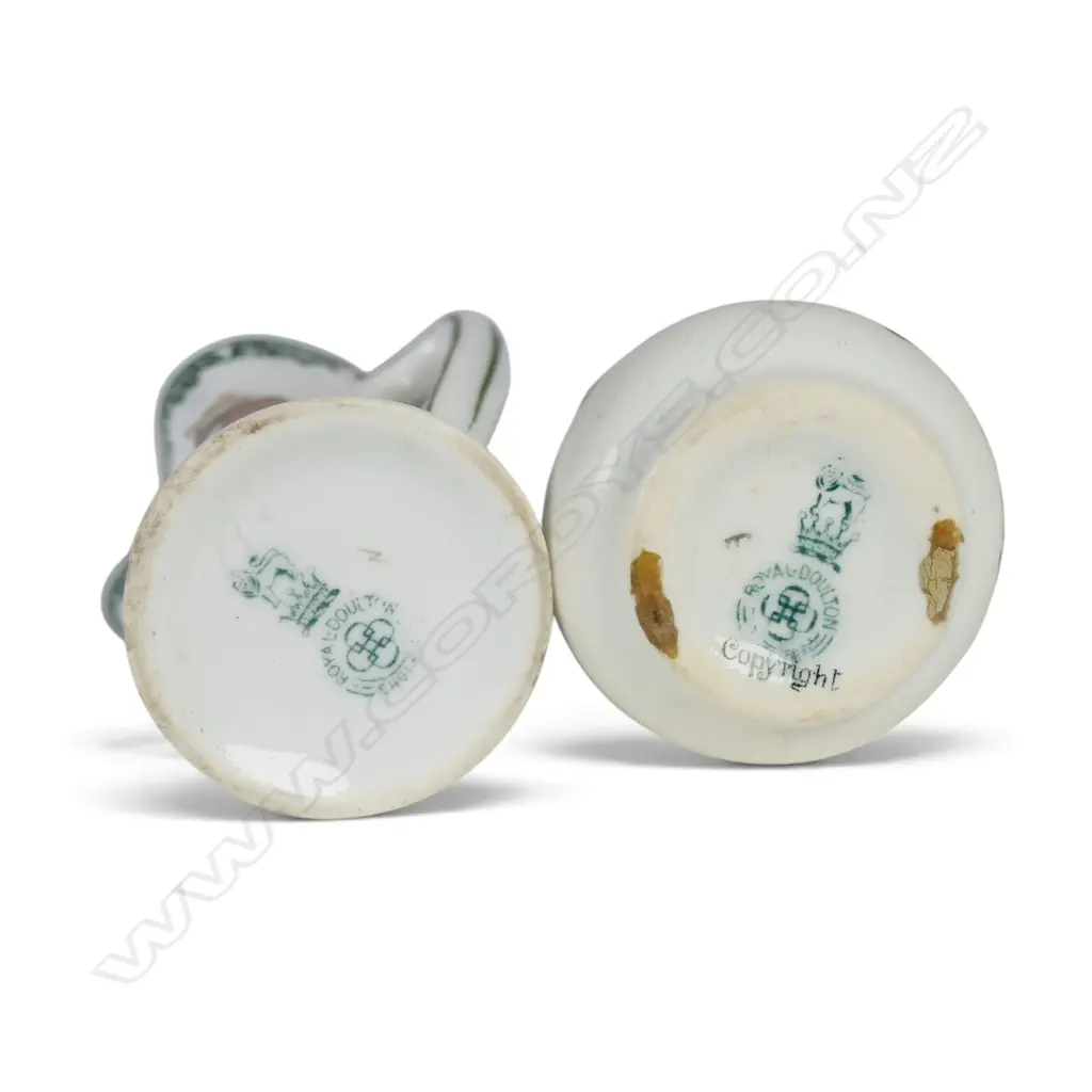 Two rare Royal Doulton miniature jugs 'The All Blacks Team', Image 1++