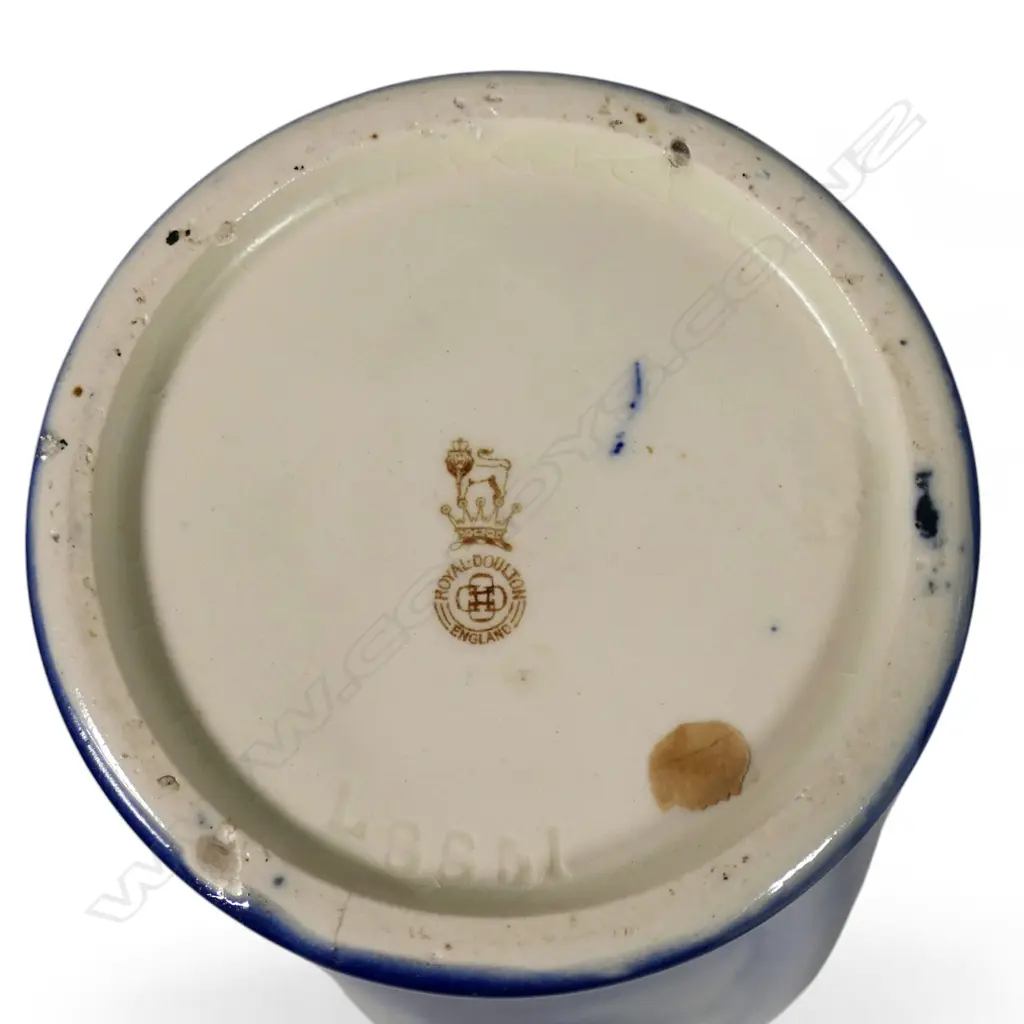 A Royal Doulton tall Blue Children vase, Image 1++