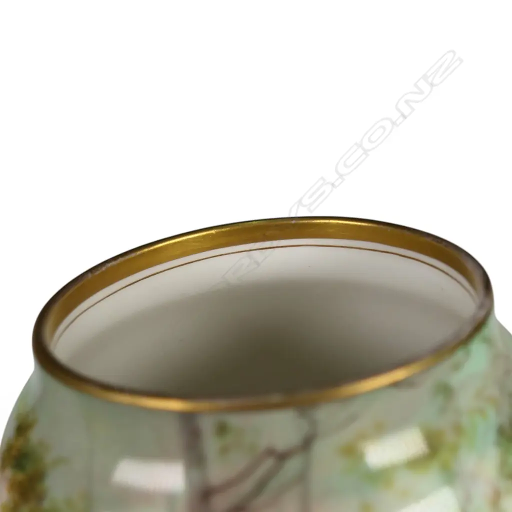 A Royal Doulton hand painted vase, Image 1++