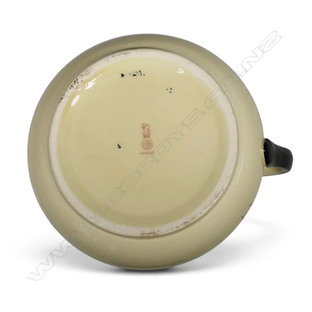 A rare Royal Doulton Pansy chamber pot, Image 1++