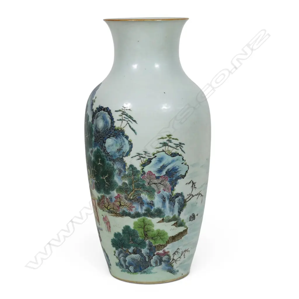 A rare Chinese Mid Qing Dynasty (18th / 19thC) famille rose tall vase, Image 1++