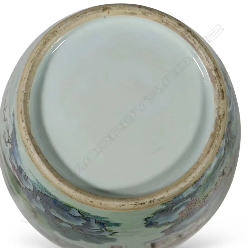 A rare Chinese Mid Qing Dynasty (18th / 19thC) famille rose tall vase, Image 1++