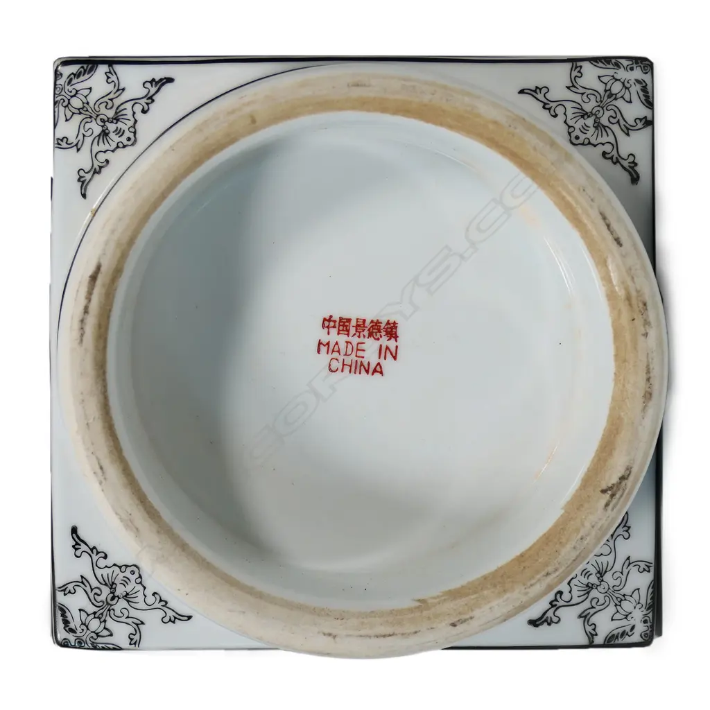 A late 20thC Chinese large square section famille rose glazed bottle vase, Image 1++
