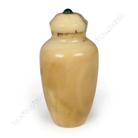 Qing dynasty carved ivory snuff bottle,