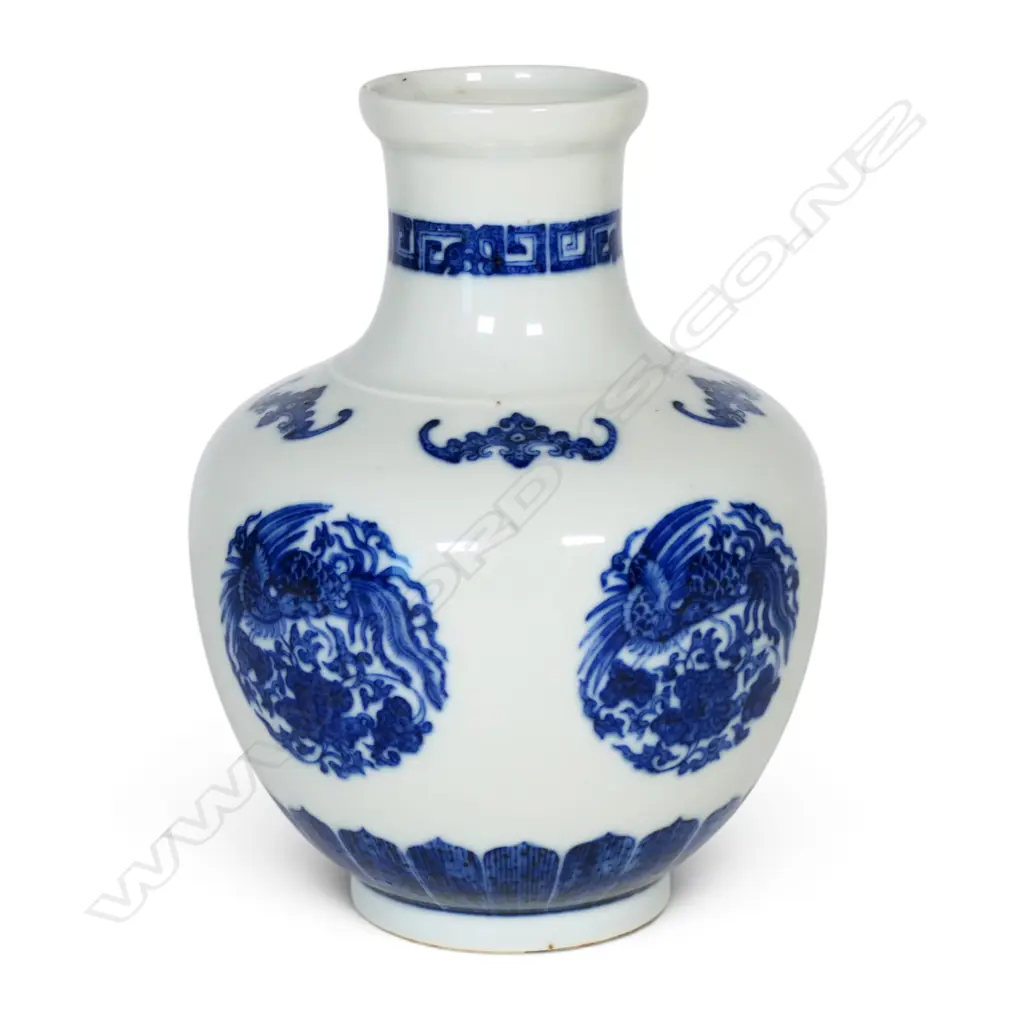 Chinese Blue and White Porcelain Grouped Phoenix Peony Vase, Image 1++