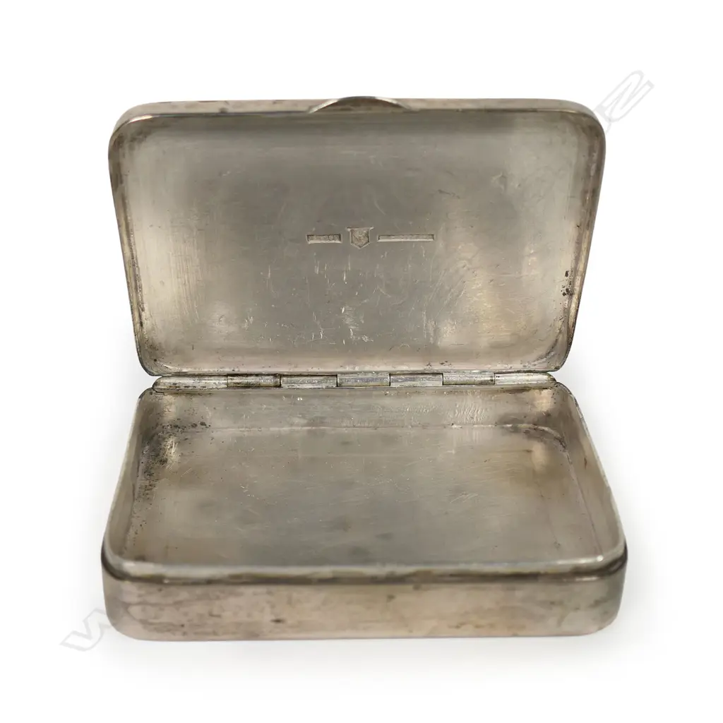 A New Zealand made colonial heavy silver hinged lid box, Image 1++