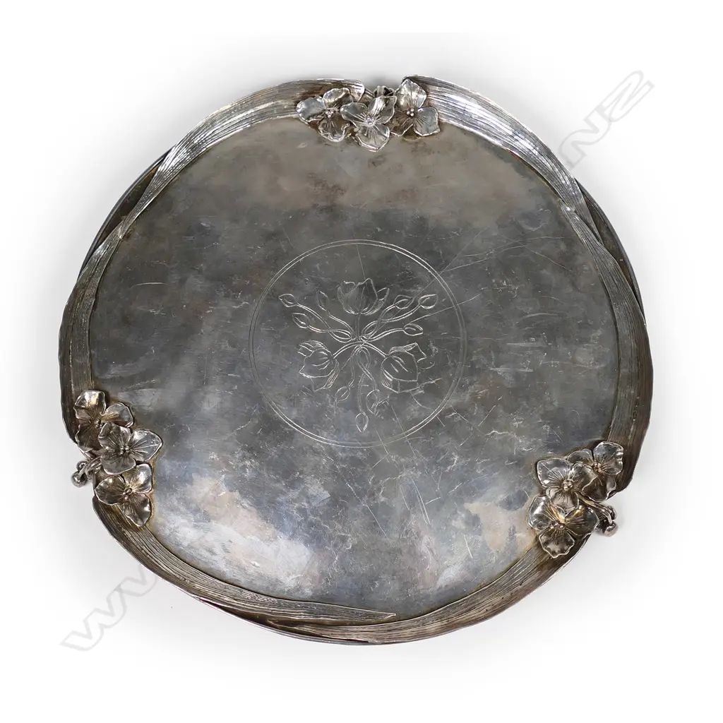 A rare New Zealand Arts & Crafts silver salver by Marjorie R. Trenwith, Image 1++