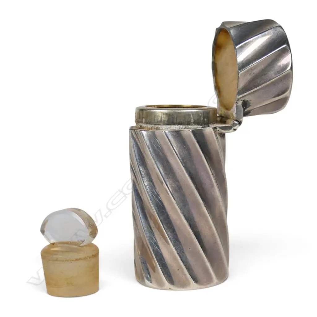 A Late Victorian silver wrythen fluted scent bottle, Image 1++