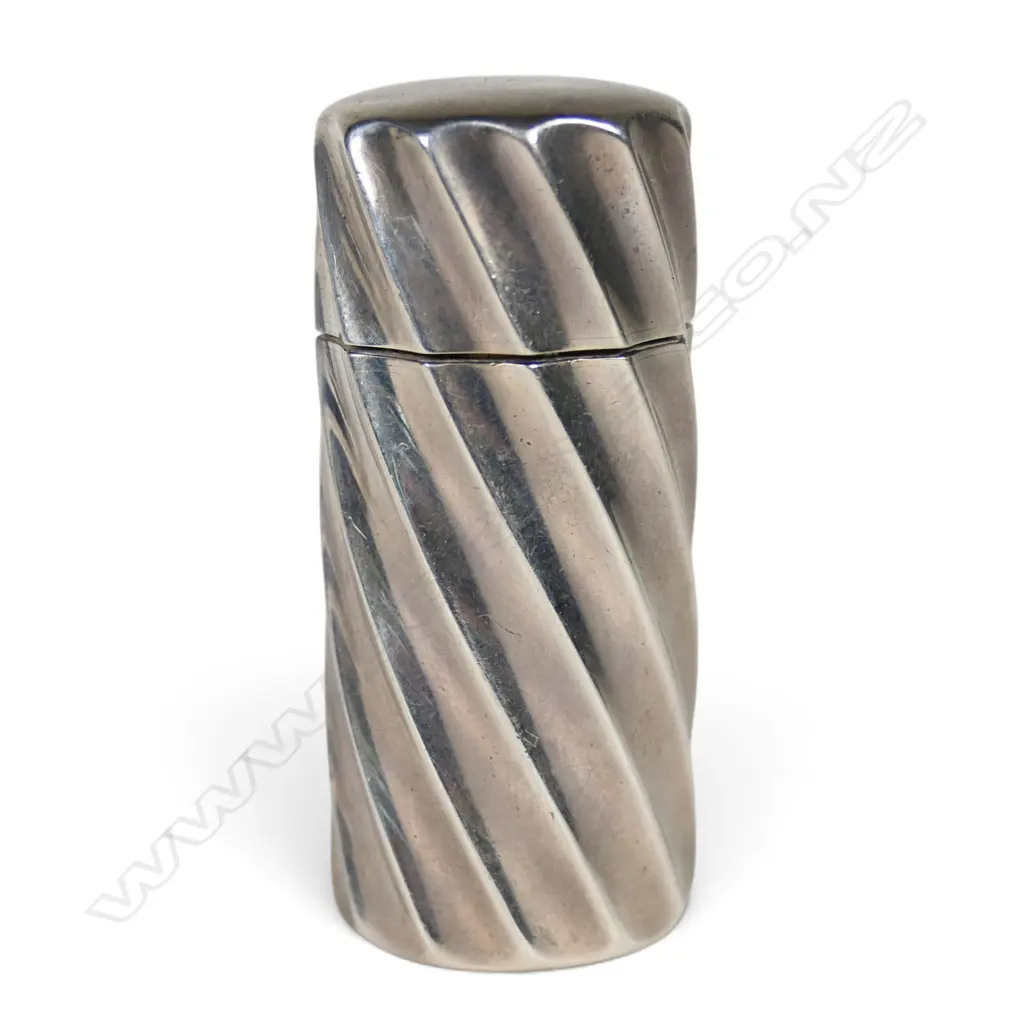 A Late Victorian silver wrythen fluted scent bottle, Image 1++