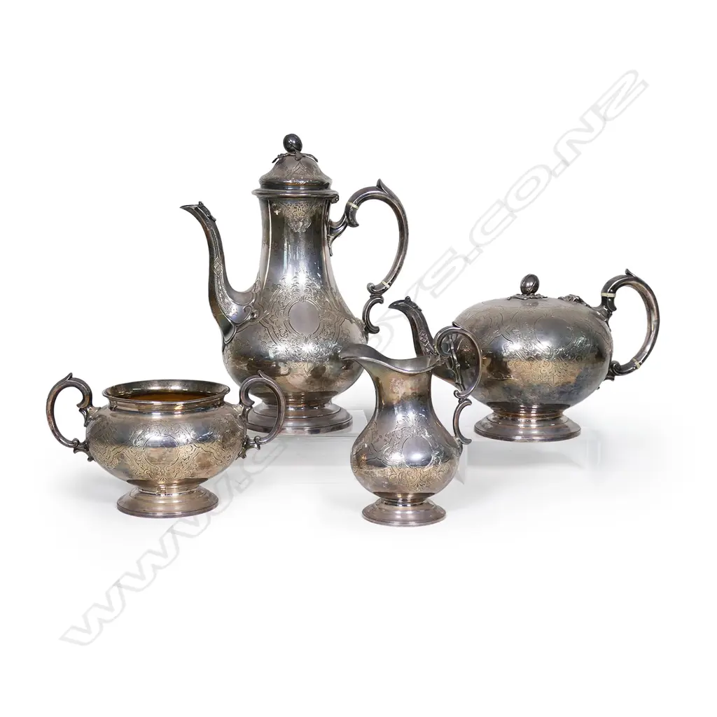 A Victorian silver four piece tea set, Image 1++