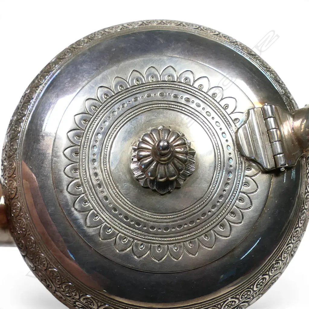 A Victorian silver bachelor's three-piece tea set, Image 1++