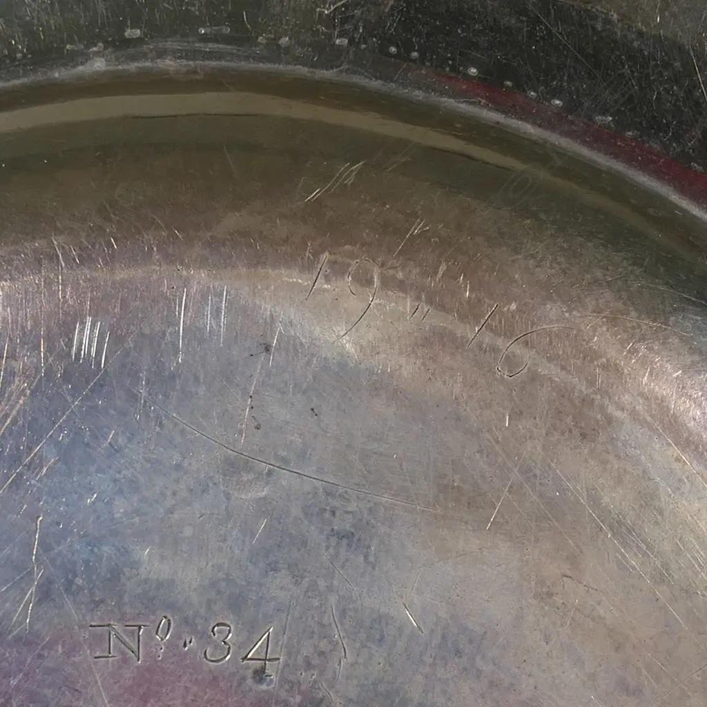 Two Georgian silver dinner plates, Image 1++