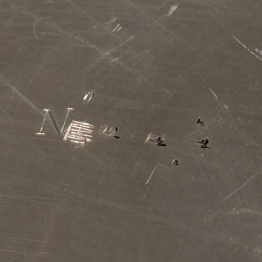 Two Georgian silver dinner plates, Image 1++