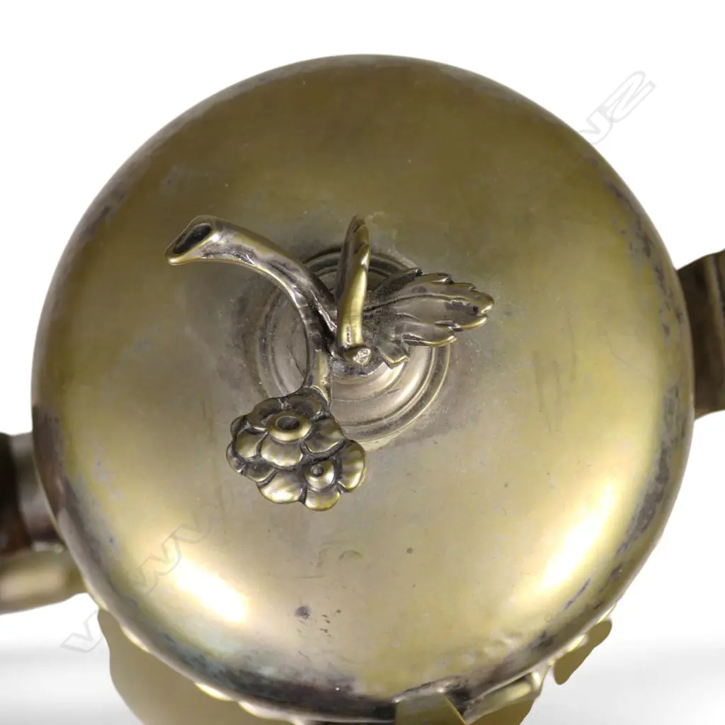 An 18thC German silver chocolate pot, Image 1++