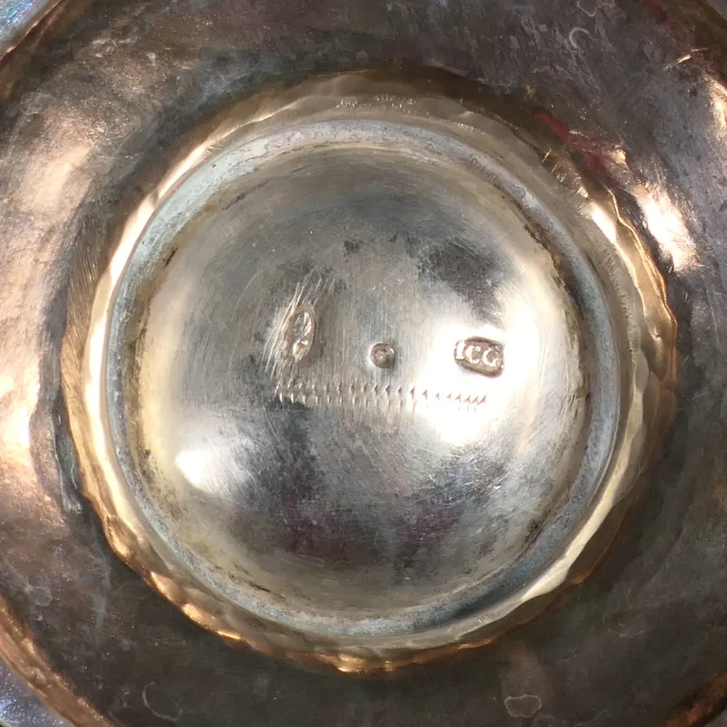 An 18thC German silver chocolate pot, Image 1++