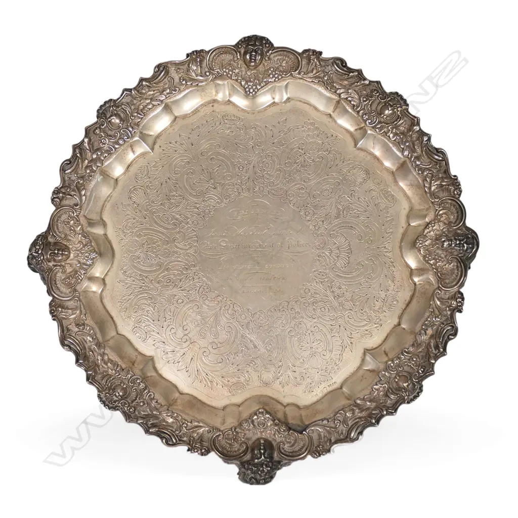 A George IV silver salver, Image 1++
