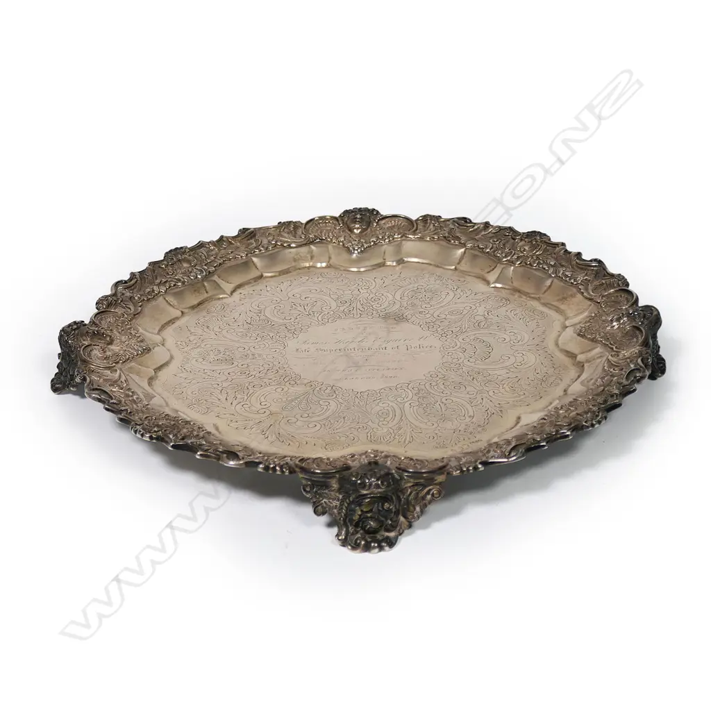 A George IV silver salver, Image 1++