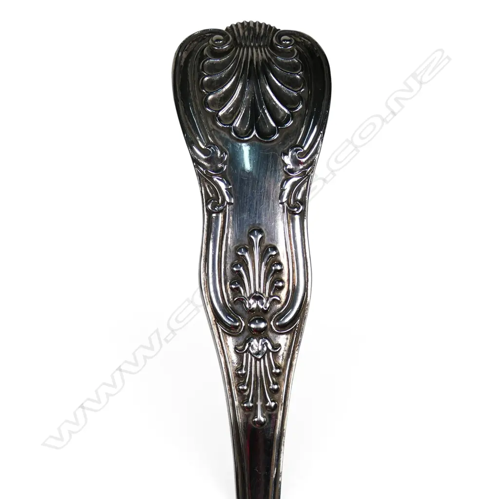 A Victorian heavy silver King's pattern serving spoon, Image 1++