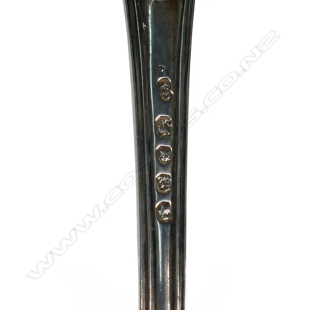 A Victorian heavy silver King's pattern serving spoon, Image 1++