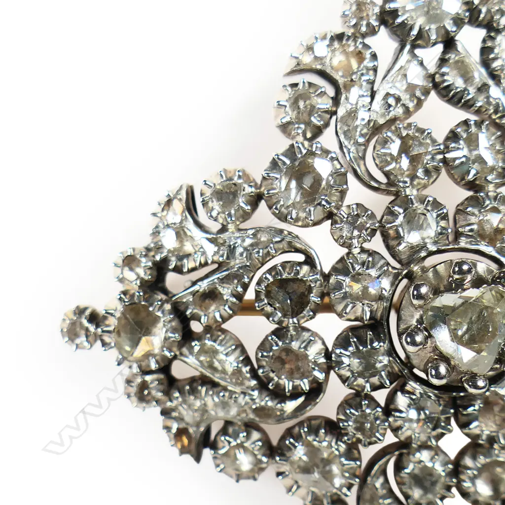 A Georgian 9ct gold / silver and diamond pendant/brooch, Image 1++