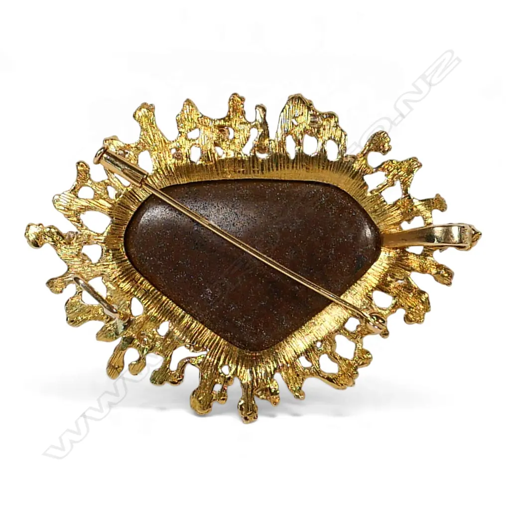 Attributed Arthur King (American Jeweller) 18ct yellow gold and boulder opal large pendant / brooch, Image 1++